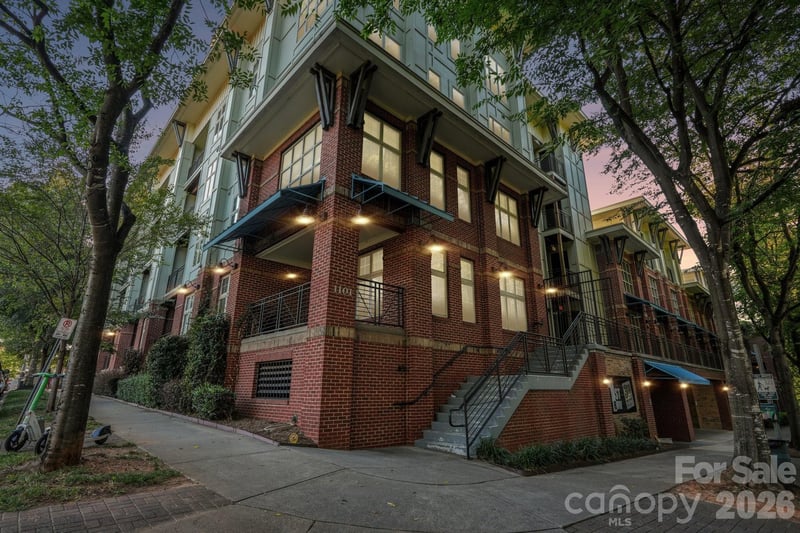1101 W 1st St #301, Charlotte, NC 28202