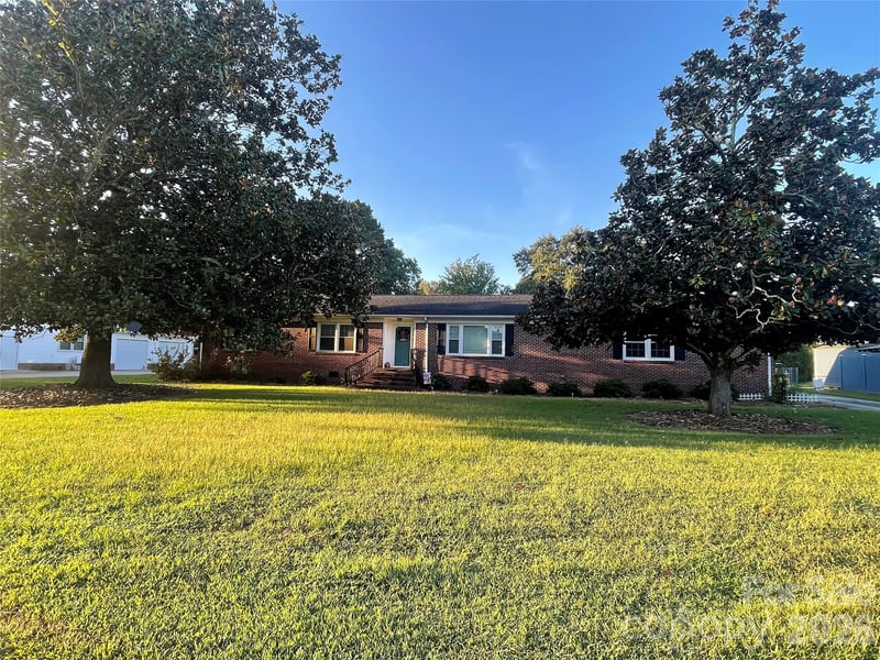 102 Cherokee Dr, Clover, SC 29710