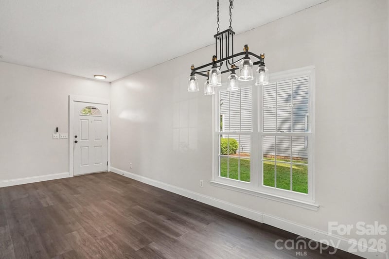 8041 Stoneham Ct, Charlotte, NC 28105
