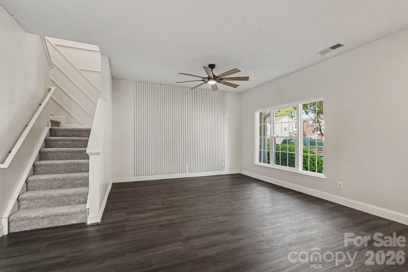 8041 Stoneham Ct, Charlotte, NC 28105
