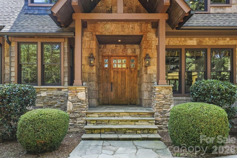 9208 Flying Eagle Ln, Charlotte, NC 28278