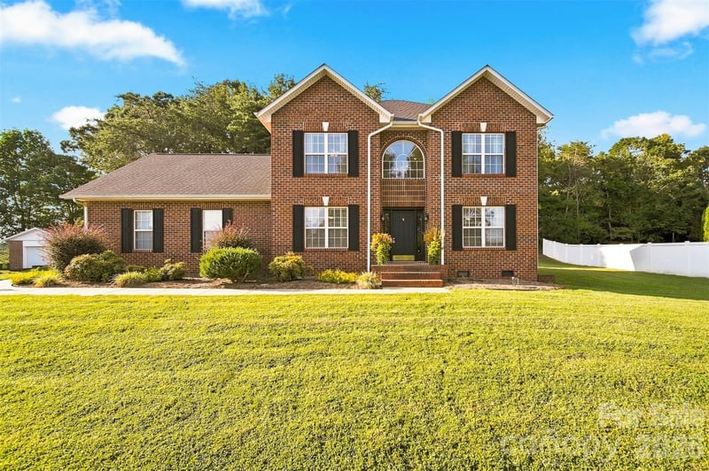 5171 Butner Dr, Hickory, NC 28602
