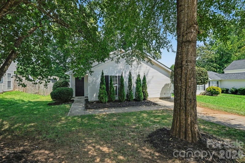 11207 Gold Pan Rd, Charlotte, NC 28215