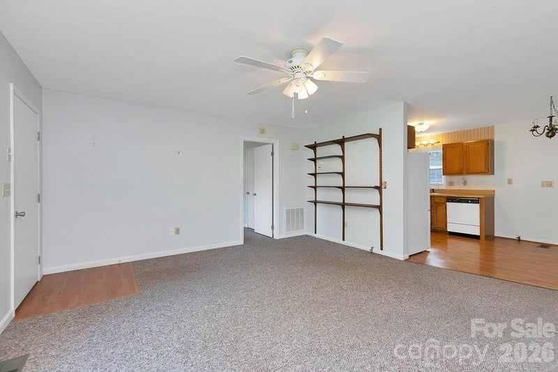 234 Resada Dr, Brevard, NC 28712
