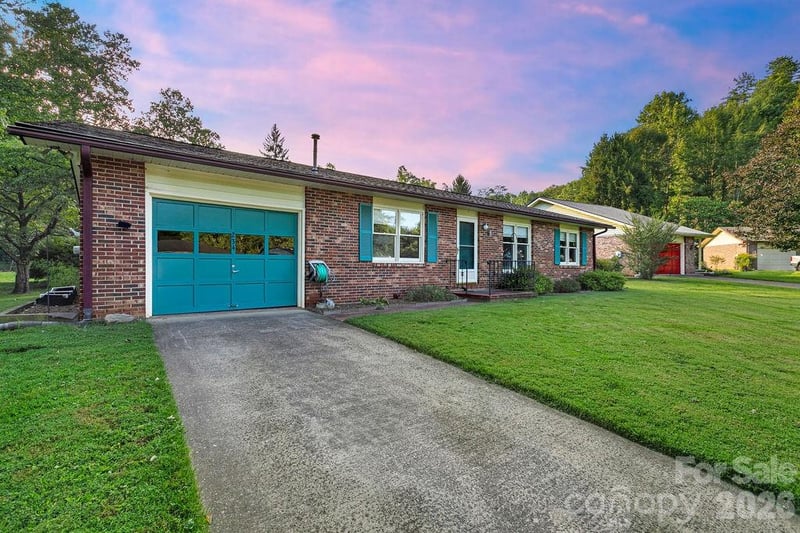 234 Resada Dr, Brevard, NC 28712