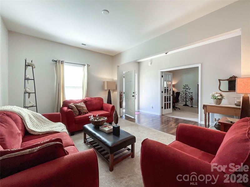 2005 Yellow Daisy Dr, Matthews, NC 28104