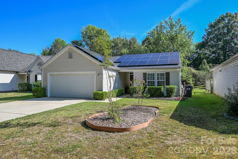 12728 Planters Row Dr, Charlotte, NC 28278