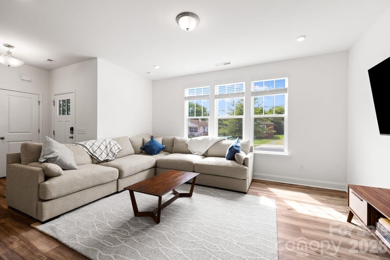 2950 Clyde Dr, Charlotte, NC 28208