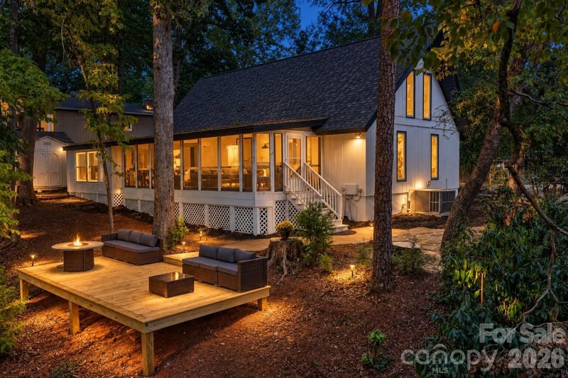 1068 Gauguin Ln, Tega Cay, SC 29708