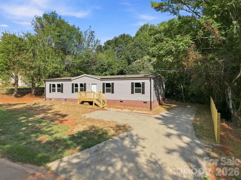 1028 Dorset Ln, Lincolnton, NC 28092