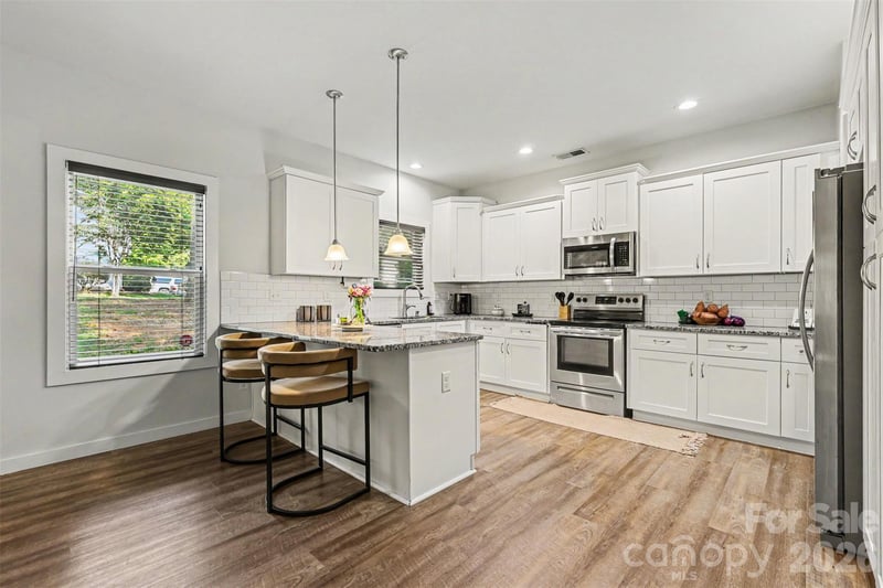2908 Burgess Dr, Charlotte, NC 28208