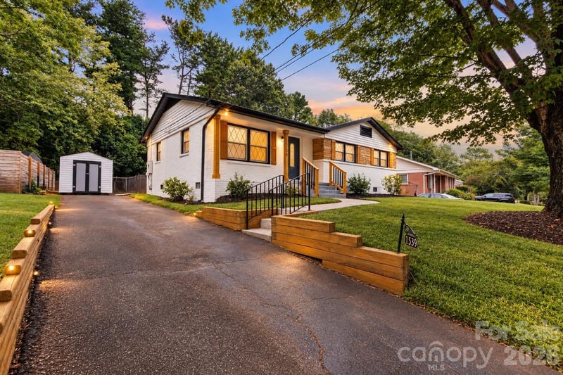 1539 Starbrook Dr, Charlotte, NC 28210