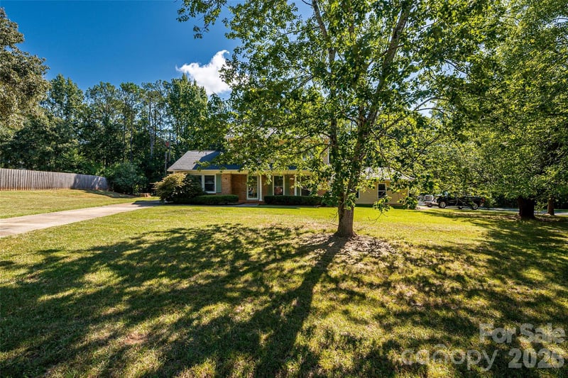 621 S Jackson Ave, Waxhaw, NC 28173
