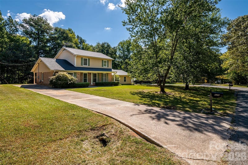 621 S Jackson Ave, Waxhaw, NC 28173