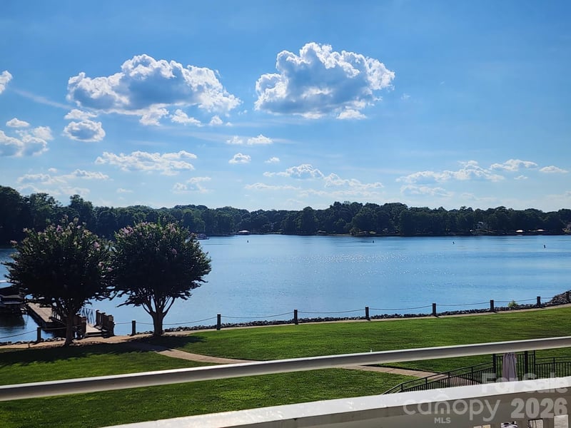 1332 Torrence Cir, Davidson, NC 28036