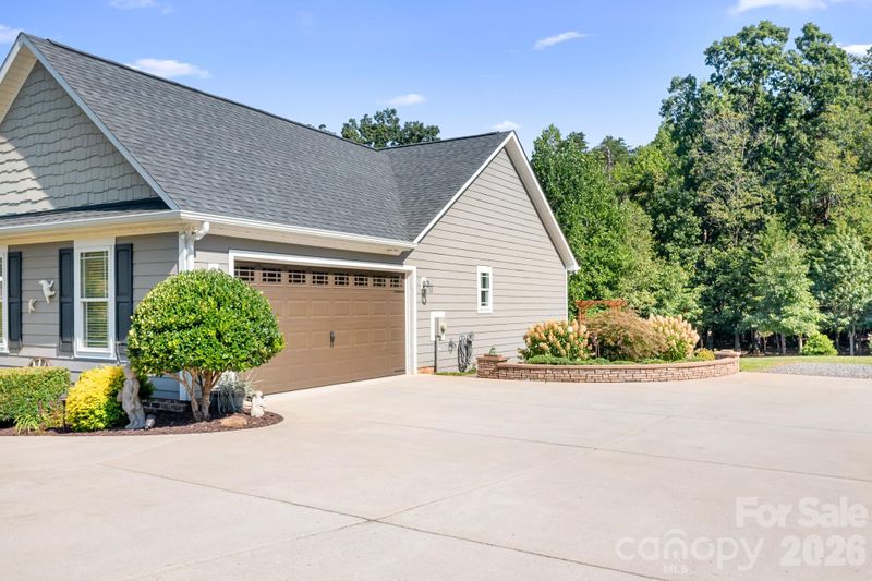 1928 Cordia Cir, Newton, NC 28658
