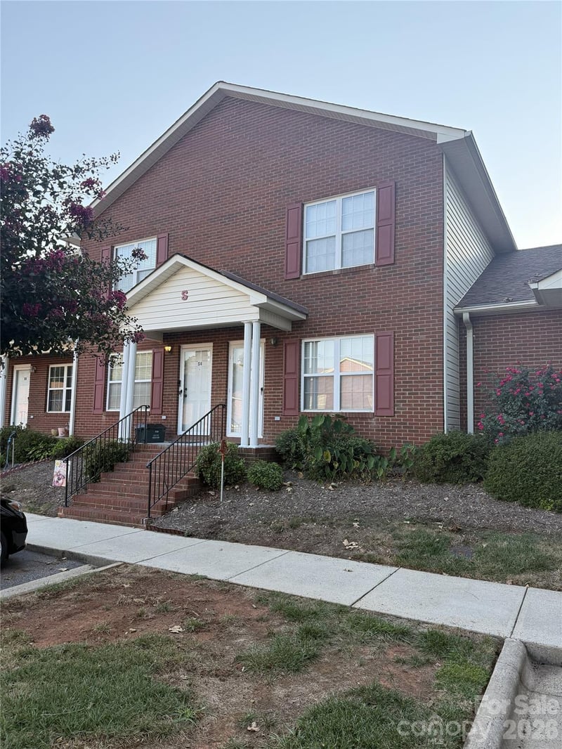 102 Brandywine Dr NE, Conover, NC 28613