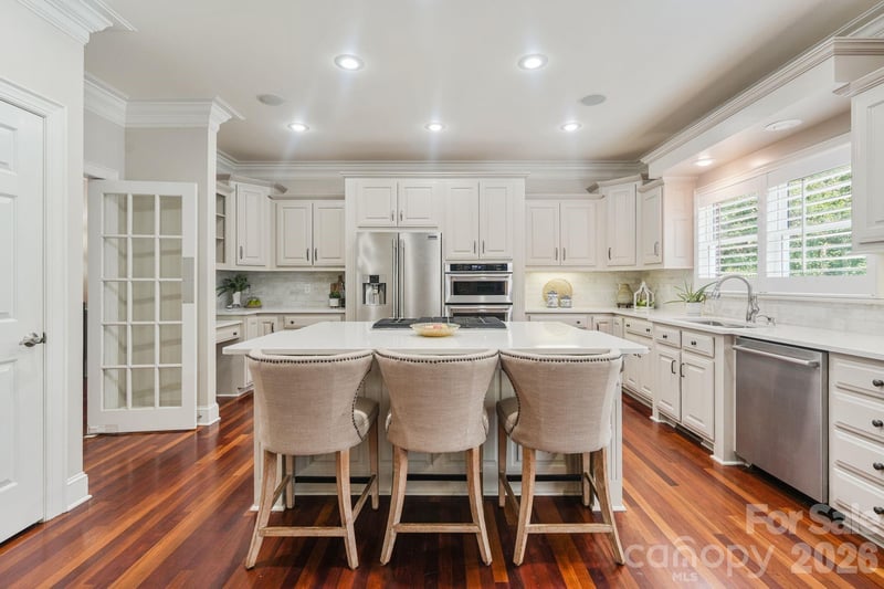 815 36th Avenue Pl NW, Hickory, NC 28601