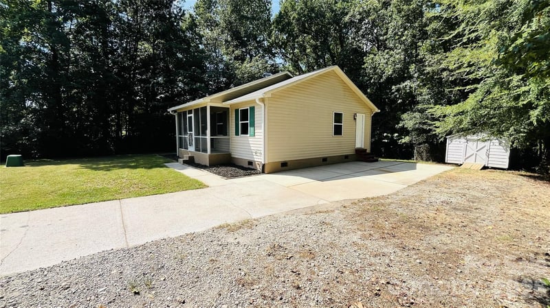828 Cornelius Rd, Mooresville, NC 28117