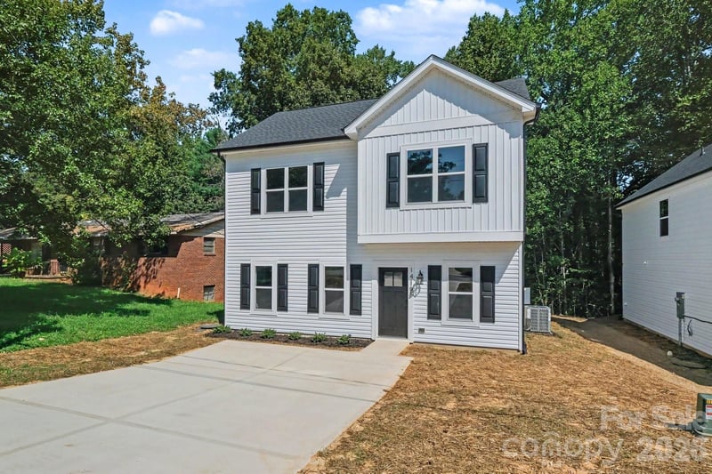 1419 23rd Avenue Pl NE, Hickory, NC 28601