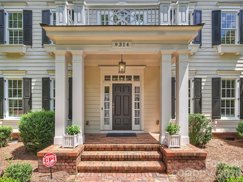 9314 Heydon Hall Cir, Charlotte, NC 28210