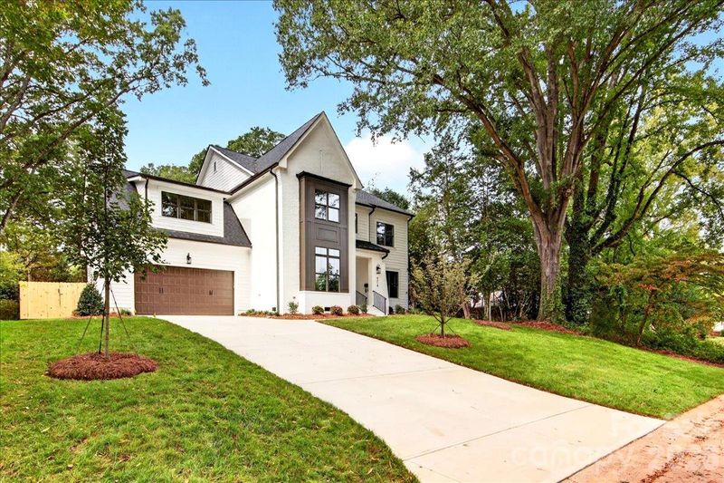 4214 Waterbury Dr, Charlotte, NC 28209