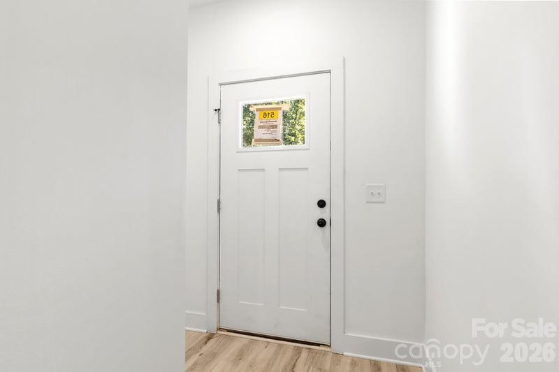 516 Carolyn Ln, Charlotte, NC 28213