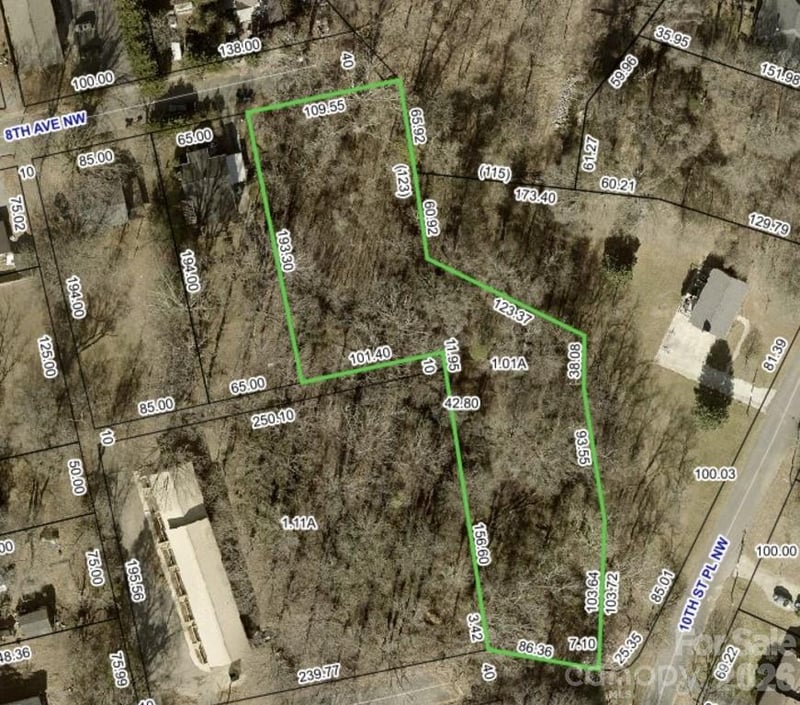 969 8th Ave NW, Hickory, NC 28601