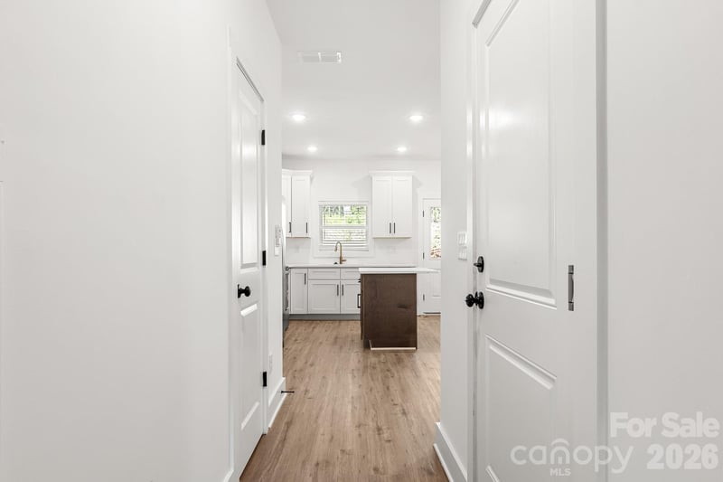 512 Carolyn Ln, Charlotte, NC 28213