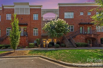 214 Harbour Place Dr, Davidson, NC 28036