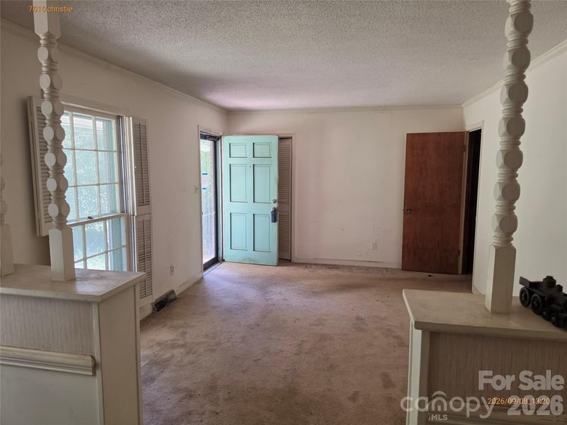 7616 Christie Ln, Charlotte, NC 28217