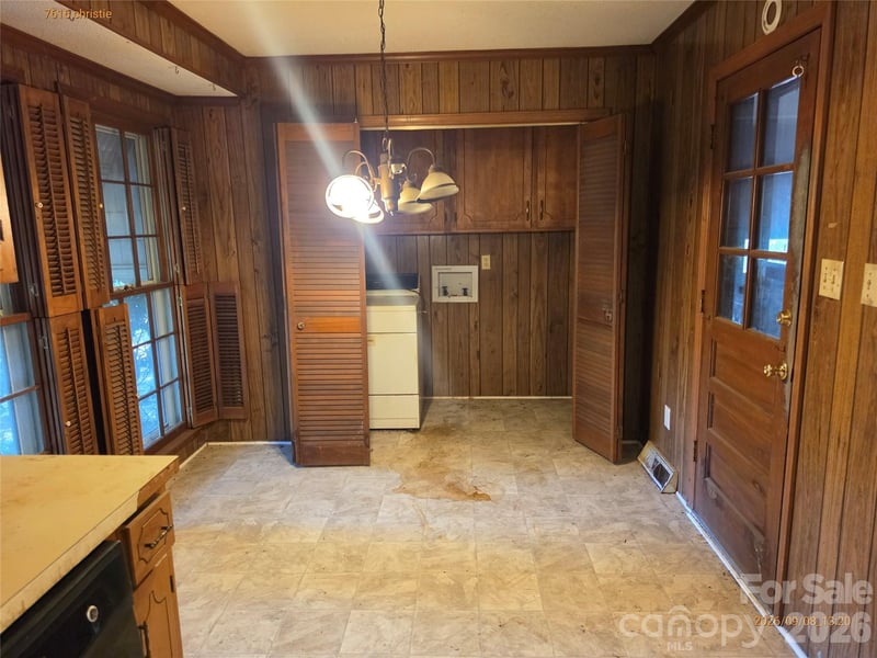 7616 Christie Ln, Charlotte, NC 28217