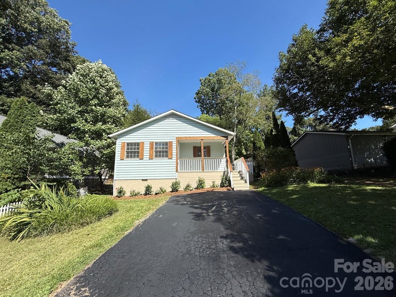153 Locust Ct, Arden, NC 28704