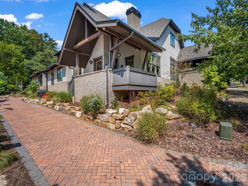 14 Keats Rd, Black Mountain, NC 28711