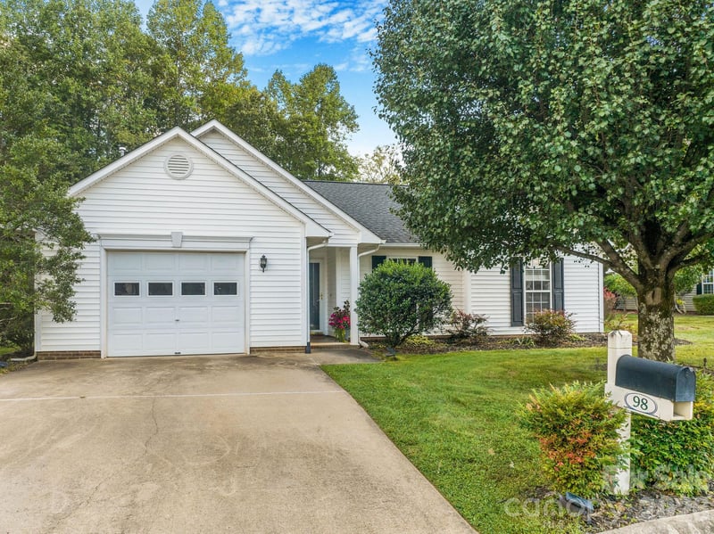 98 Stonehollow Rd, Fletcher, NC 28732