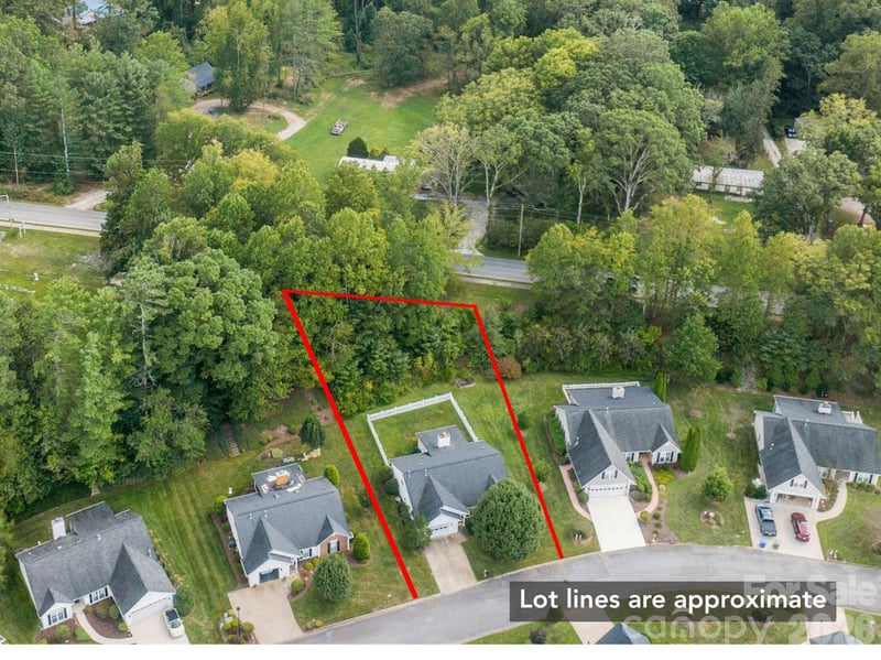 98 Stonehollow Rd, Fletcher, NC 28732