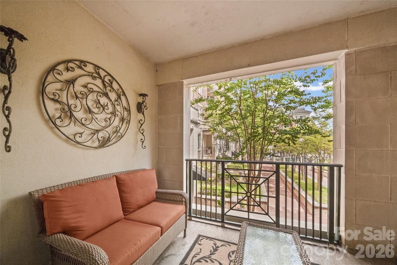 300 W 5th St #228, Charlotte, NC 28202