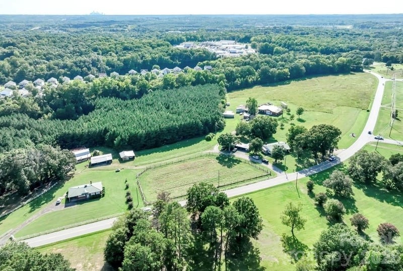 3322 Morehead Rd, Charlotte, NC 28262