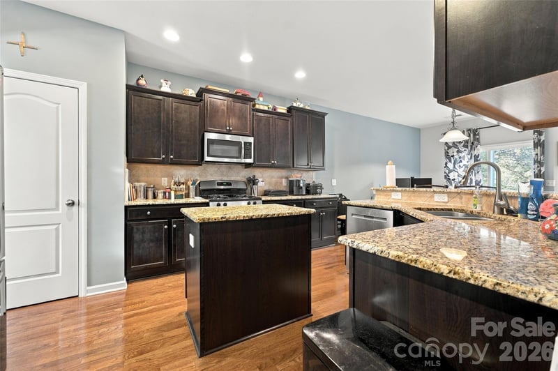2440 Flintshire Ln, Gastonia, NC 28056