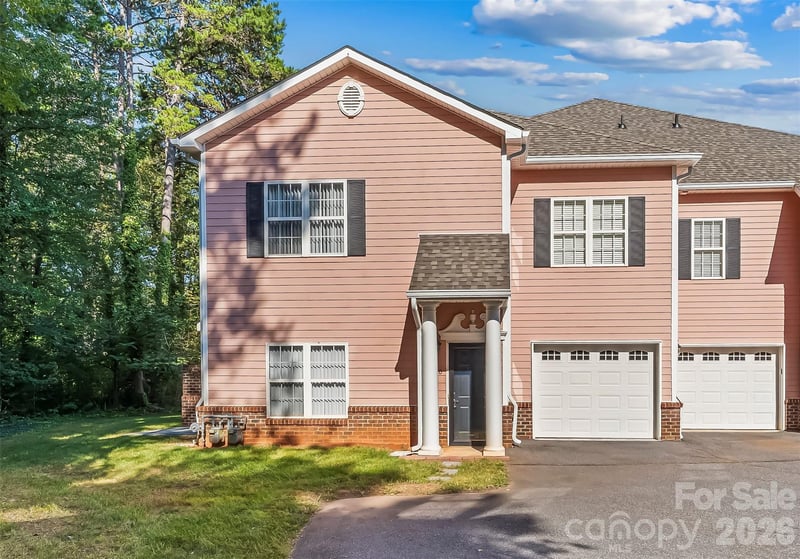 1360 21st Ave NE, Hickory, NC 28601