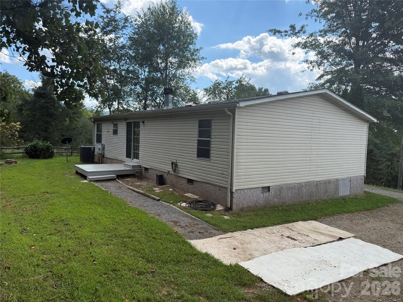 79 Jordan Rd, Swannanoa, NC 28778