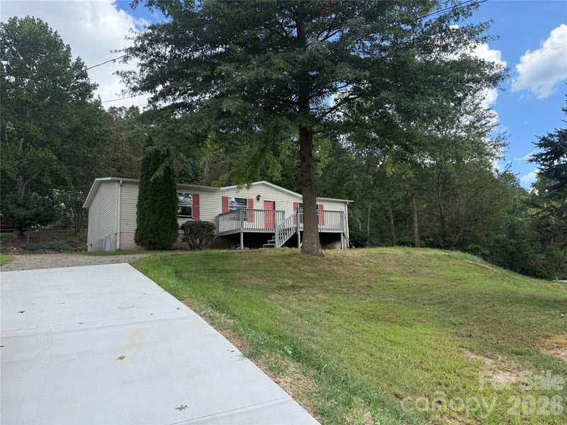 79 Jordan Rd, Swannanoa, NC 28778