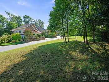 95 Deep Valley Ln, Hendersonville, NC 28791