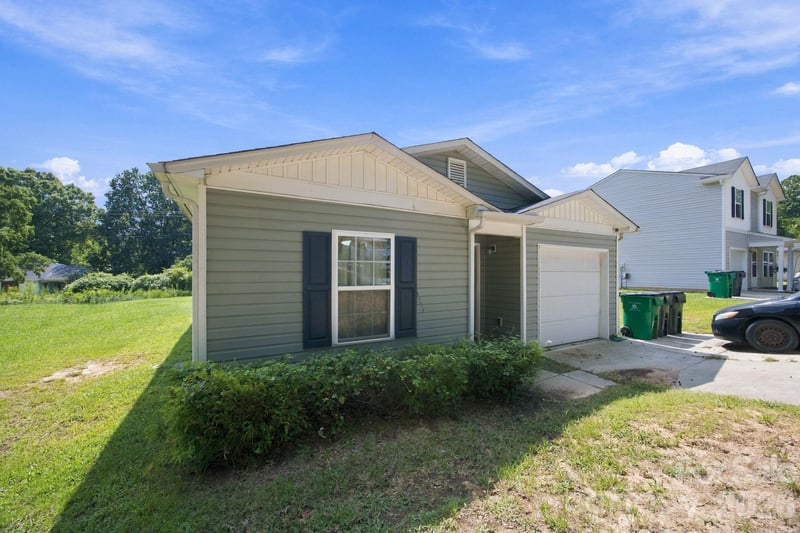 2142 Cindy Ln, Charlotte, NC 28216