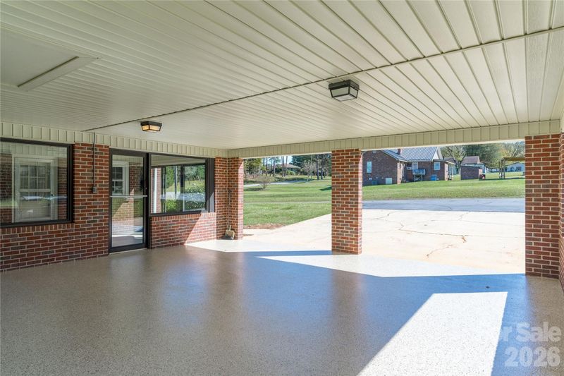 5271 Harris Farm Rd, Hickory, NC 28602