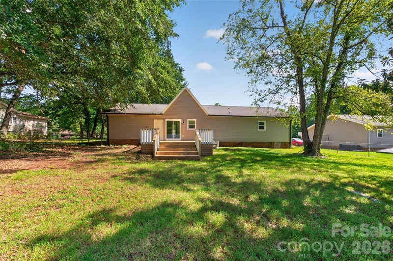 1711 Piney Rd, Hickory, NC 28602