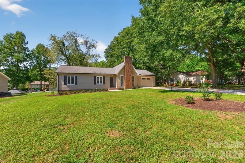 1711 Piney Rd, Hickory, NC 28602