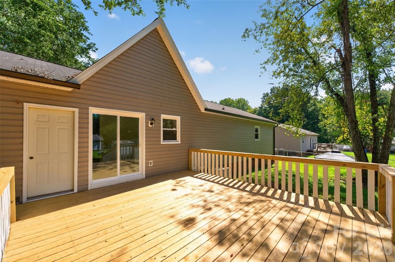 1711 Piney Rd, Hickory, NC 28602