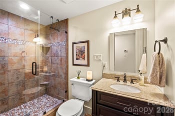 1637 Olmsted Dr, Asheville, NC 28803