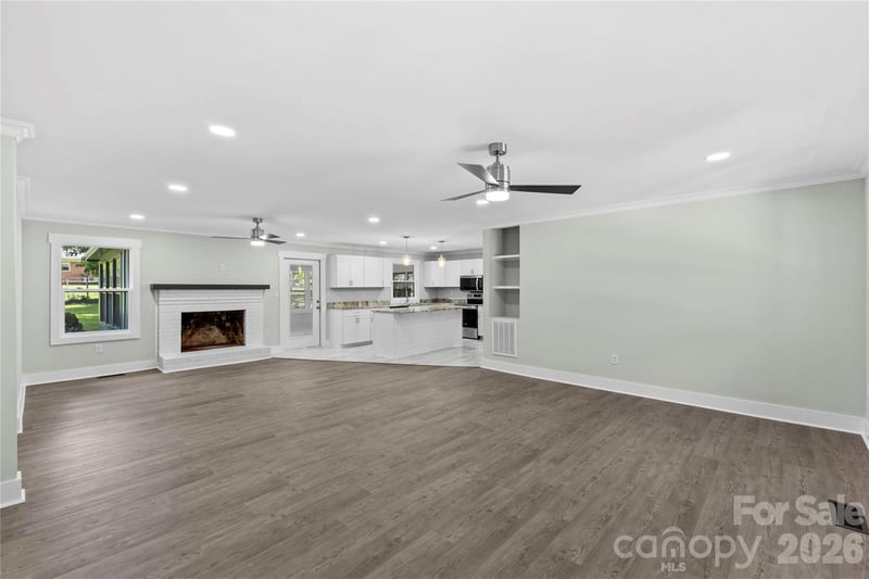 614 S Magnolia St, Mooresville, NC 28115